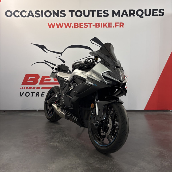 CF MOTO SR-S 675